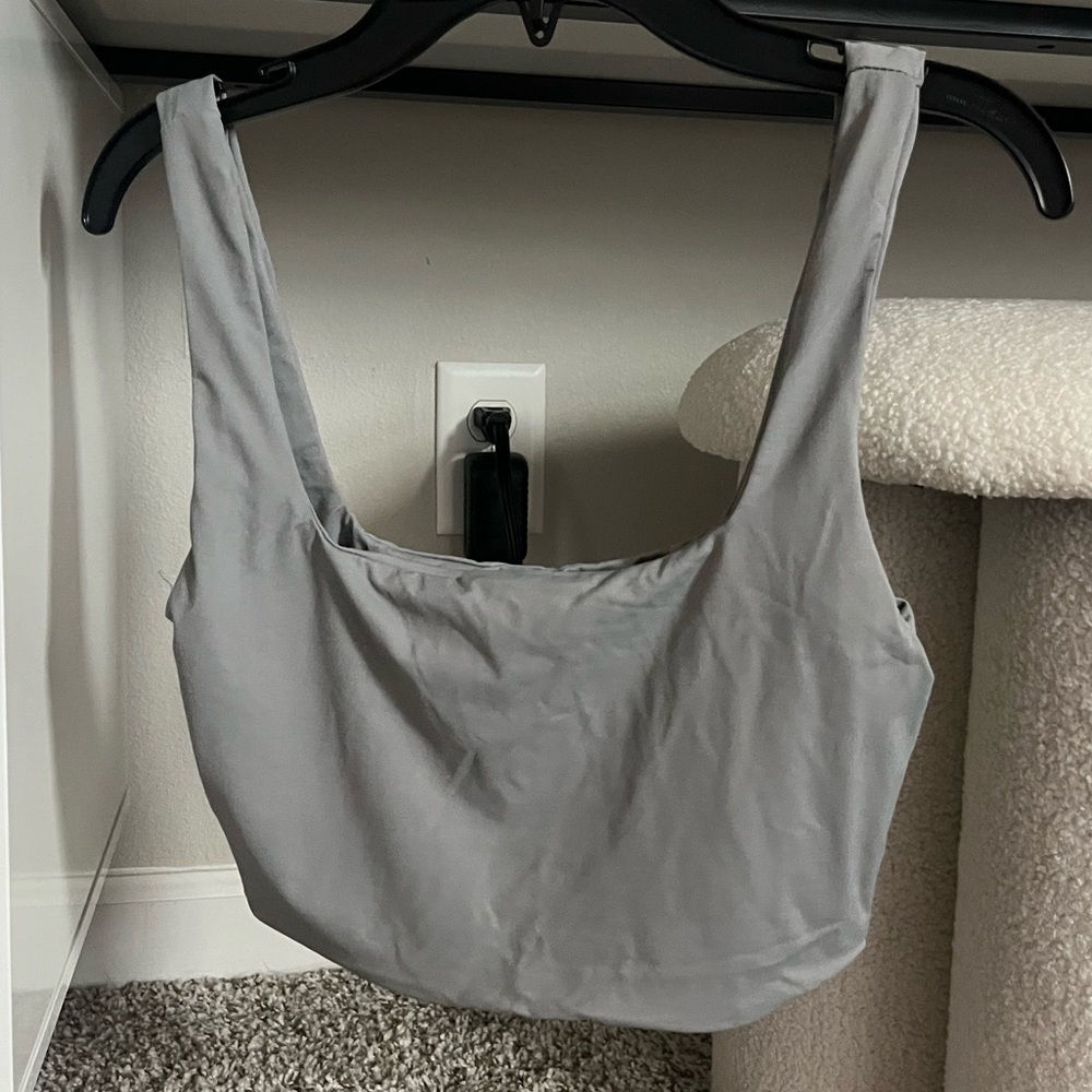 LIGHT GREY WORKOUT TOP